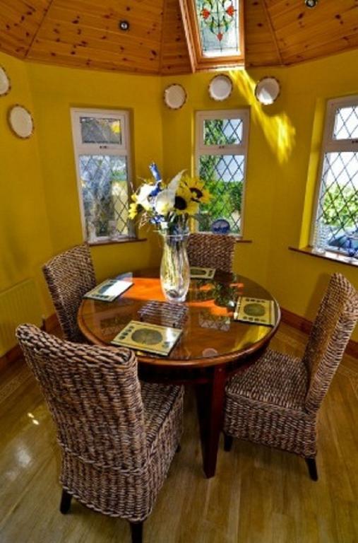 Grey Gables B&B Эннис Экстерьер фото
